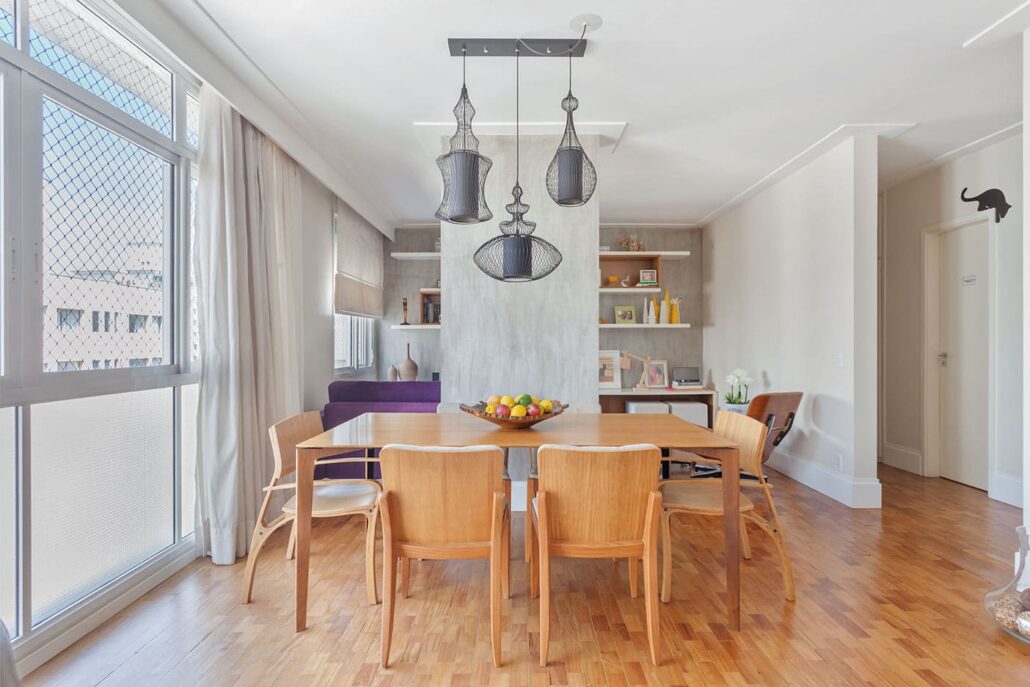 mesa de jantar de madeira